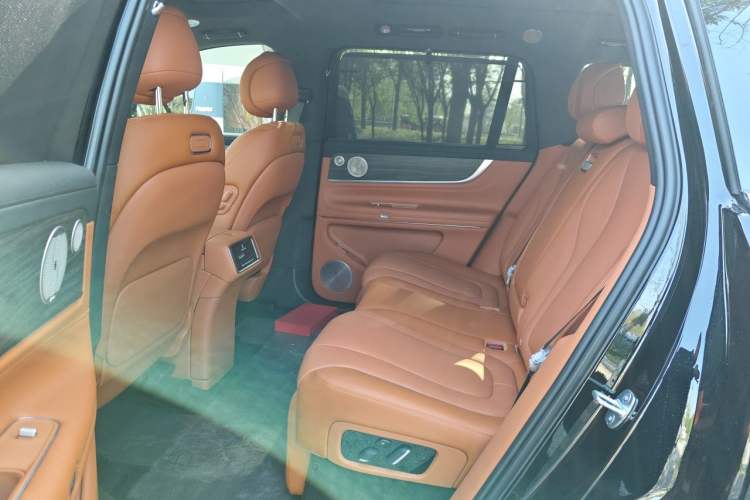 Used Hima AITO M9 2025 Extended-Range Max Version 52 kWh 5-Seater Edition Left Rear Seat