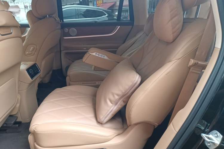 Used Hima AITO M9 2025 Extended-Range Ultra Version 52 kWh 6-Seater Left Rear Seat