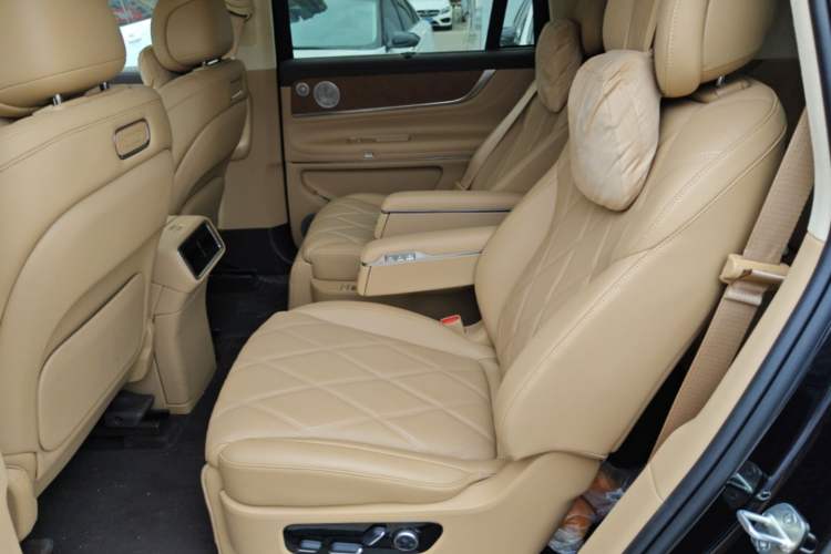 Used Hima AITO M9 2025 Extended-Range Max Version 52 kWh 6-Seater Edition Left Rear Seat
