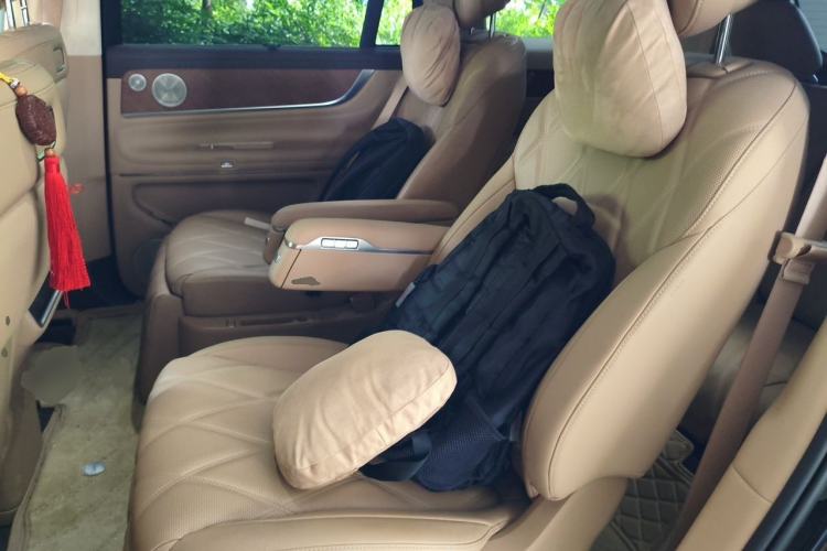 Used Hima AITO M9 2025 Extended-Range Max Version 52 kWh 6-Seater Edition Left Rear Seat