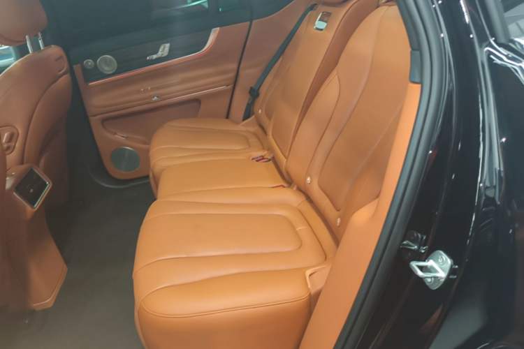 Used Hima AITO M9 2025 Extended-Range Ultra Version 52 kWh 5-Seater Edition Left Rear Seat