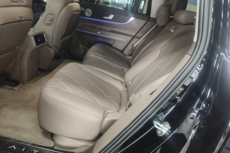 Used Hima AITO M9 2025 Extended-Range Ultra Version 52 kWh 5-Seater Edition Left Rear Seat