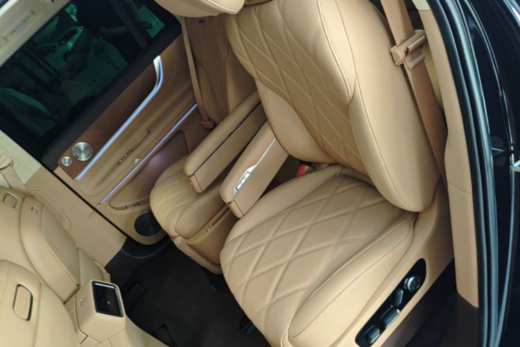 Used Hima AITO M9 2025 Extended-Range Ultra Version 52 kWh 6-Seater Left Rear Seat