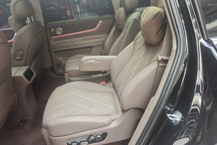 Used Hima AITO M9 2025 Extended-Range Ultra Version 52 kWh 6-Seater Left Rear Seat