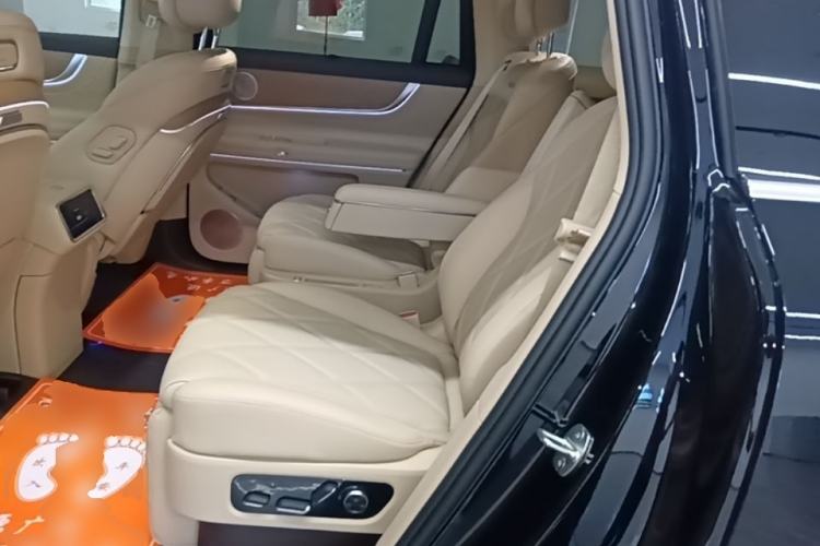 Used Hima AITO M9 2025 Extended-Range Ultra Version 52 kWh 6-Seater Left Rear Seat