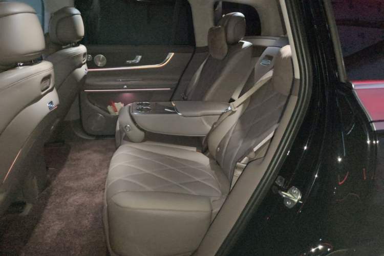 Used Hima AITO M9 2025 Extended-Range Ultra Version 52 kWh 5-Seater Edition Left Rear Seat