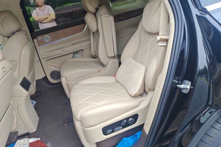Used Hima AITO M9 2025 Extended-Range Ultra Version 52 kWh 6-Seater Left Rear Seat