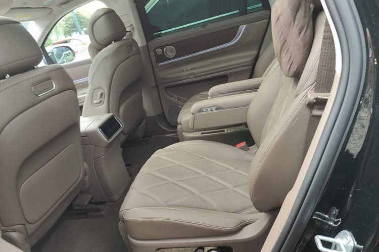 Used Hima AITO M9 2025 Extended-Range Ultra Version 52 kWh 6-Seater Left Rear Seat