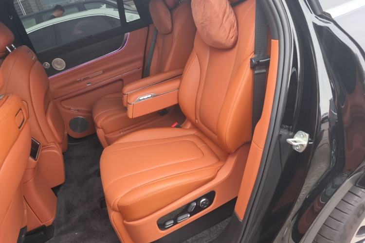 Used Hima AITO M9 2025 Extended-Range Ultra Version 52 kWh 6-Seater Left Rear Seat