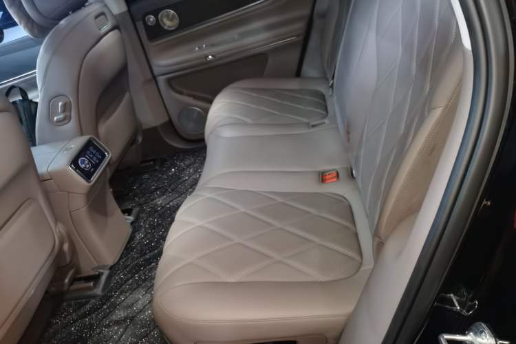 Used Hima AITO M9 2025 Extended-Range Ultra Version 52 kWh 5-Seater Edition Left Rear Seat