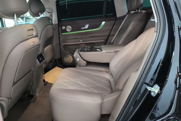 Used Hima AITO M9 2025 Extended-Range Ultra Version 52 kWh 5-Seater Edition Left Rear Seat