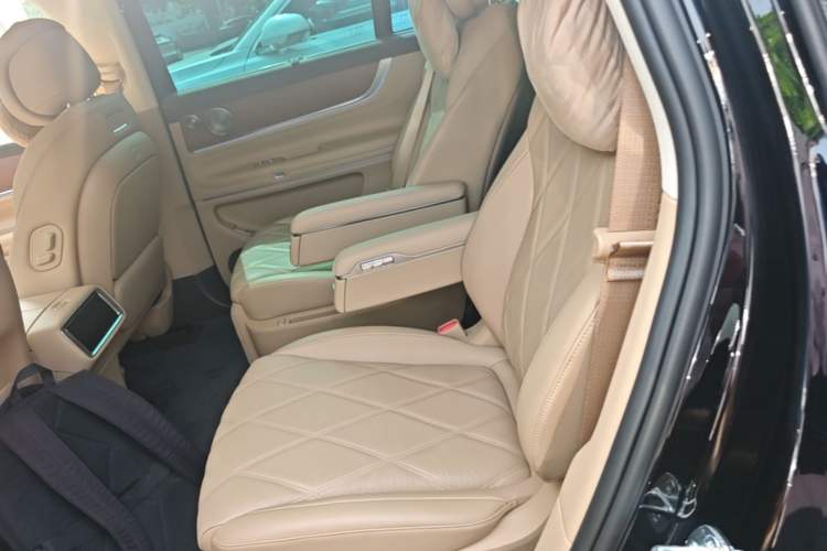Used Hima AITO M9 2025 Extended-Range Ultra Version 52 kWh 6-Seater Left Rear Seat