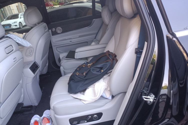 Used Hima AITO M9 2025 Extended-Range Ultra Version 52 kWh 6-Seater Left Rear Seat