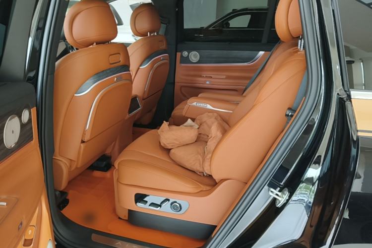 Used Hima AITO M9 2025 Extended-Range Ultra Version 52 kWh 6-Seater Left Rear Seat