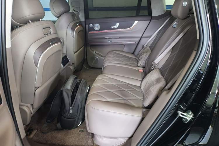 Used Hima AITO M9 2025 Extended-Range Ultra Version 52 kWh 5-Seater Edition Left Rear Seat