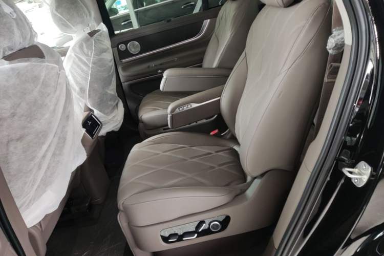 Used Hima AITO M9 2025 Model Range-Extended Ultra Edition 52kWh 6-seater (896-line LiDAR) Left Rear Seat