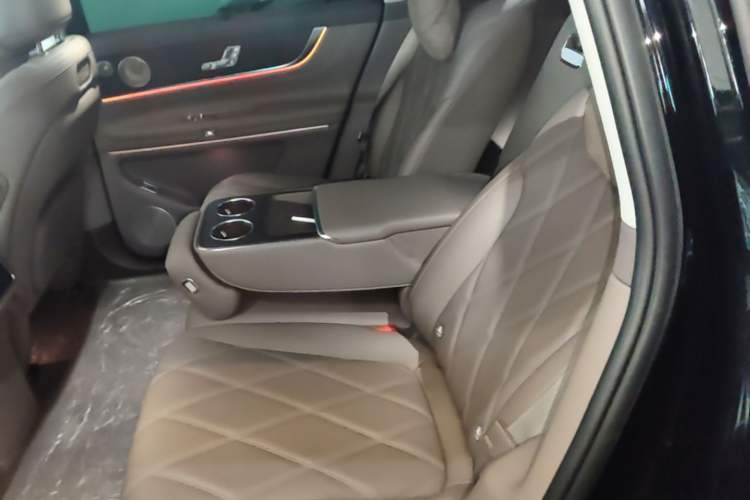 Used Hima AITO M9 2025 Extended-Range Ultra Version 52 kWh 5-Seater Edition Left Rear Seat