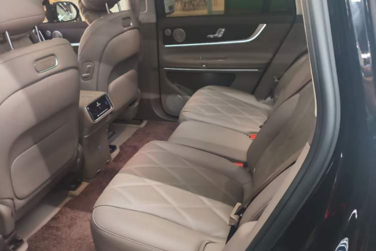 Used Hima AITO M9 2025 Extended-Range Max Version 52 kWh 5-Seater Edition Left Rear Seat