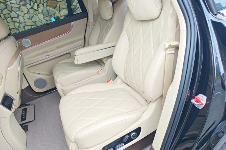 Used Hima AITO M9 2025 Extended-Range Max Version 52 kWh 6-Seater Edition Left Rear Seat