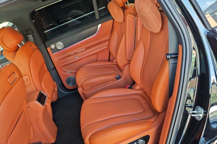 Used Hima AITO M9 2025 Extended-Range Max Version 52 kWh 6-Seater Edition Left Rear Seat