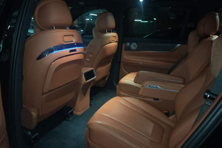 Used Hima AITO M9 2025 Extended-Range Ultra Version 52 kWh 6-Seater Left Rear Seat