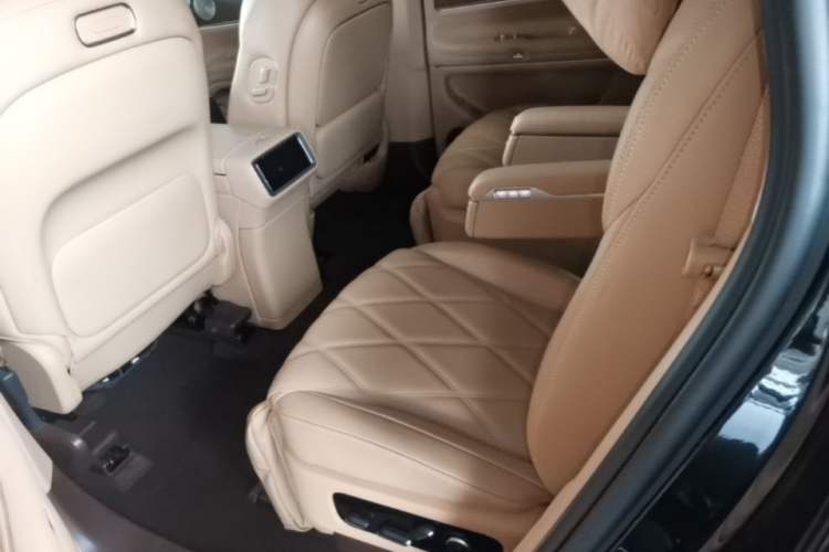 Used Hima AITO M9 2025 Extended-Range Ultra Version 52 kWh 6-Seater Left Rear Seat
