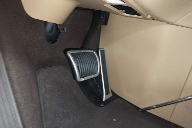 Used Hima AITO M9 2025 Extended-Range Ultra Version 52 kWh 6-Seater Left Side Sill