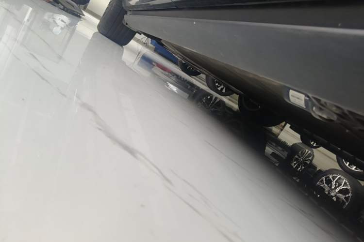 Used Hima AITO M9 2025 Extended-Range Ultra Version 52 kWh 6-Seater Left Side Sill
