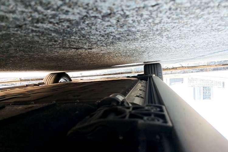 Used Hima AITO M9 2025 Extended-Range Ultra Version 52 kWh 6-Seater Left Side Sill