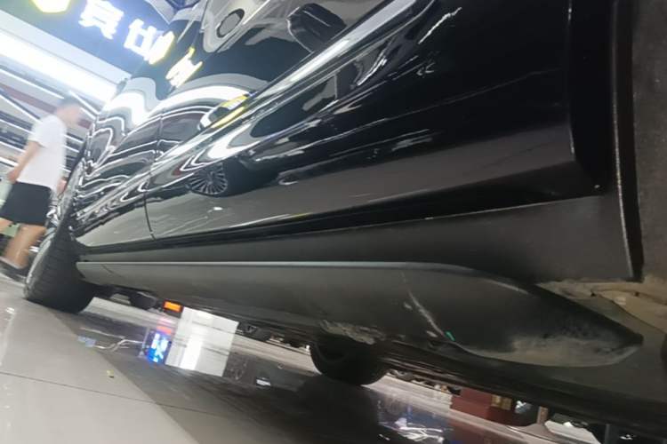 Used Hima AITO M9 2025 Extended-Range Ultra Version 52 kWh 6-Seater Left Side Sill