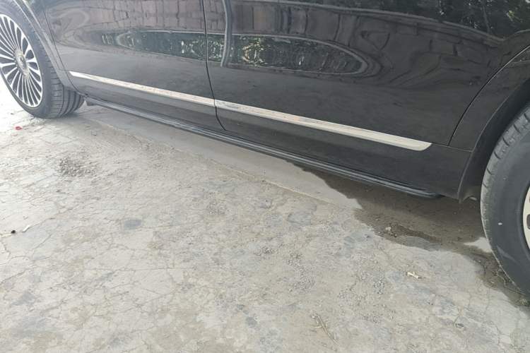 Used Hima AITO M9 2025 Extended-Range Ultra Version 52 kWh 6-Seater Left Side Sill