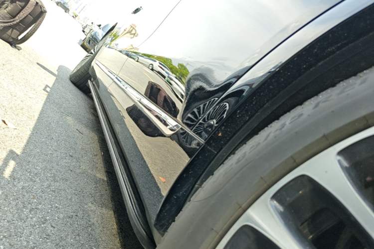 Used Hima AITO M9 2025 Extended-Range Max Version 52 kWh 6-Seater Edition Left Side Sill