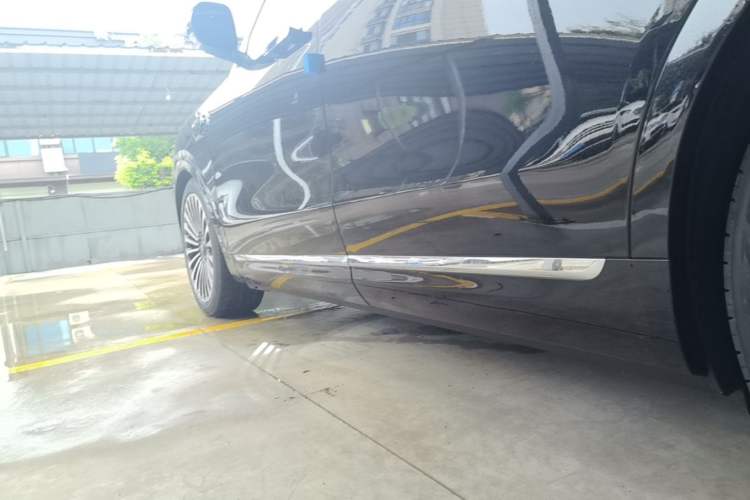 Used Hima AITO M9 2025 Extended-Range Max Version 52 kWh 6-Seater Edition Left Side Sill
