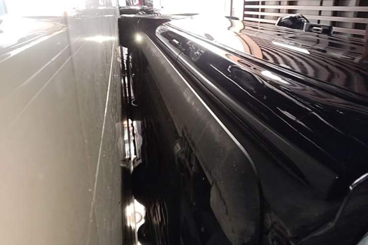 Used Hima AITO M9 2025 Extended-Range Ultra Version 52 kWh 6-Seater Left Side Sill