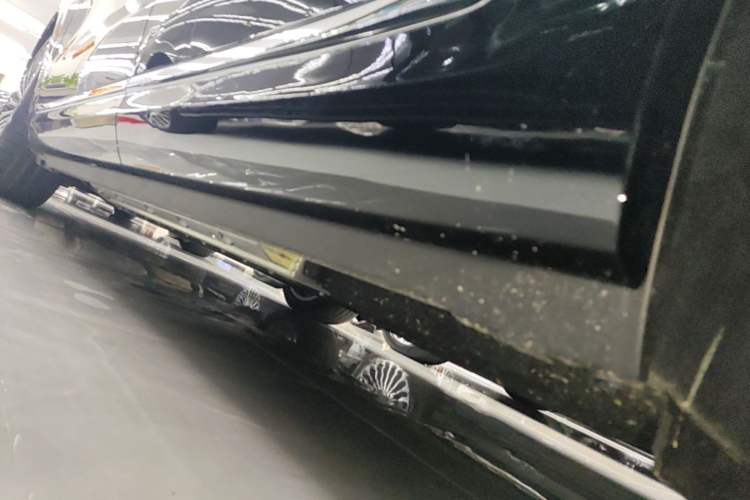 Used Hima AITO M9 2025 Extended-Range Ultra Version 52 kWh 6-Seater Left Side Sill