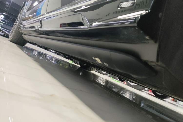 Used Hima AITO M9 2025 Extended-Range Ultra Version 52 kWh 6-Seater Left Side Sill