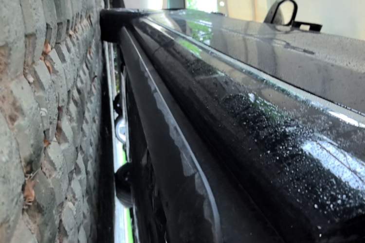 Used Hima AITO M9 2025 Extended-Range Ultra Version 52 kWh 6-Seater Left Side Sill