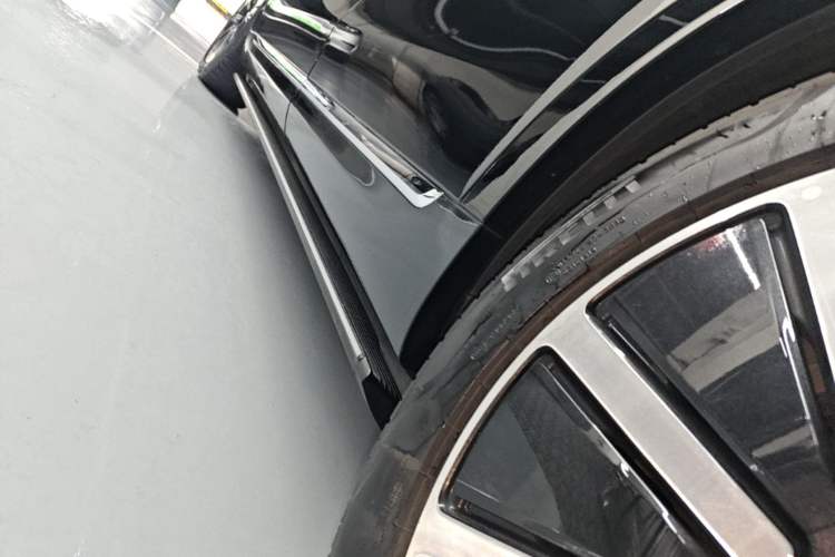 Used Hima AITO M9 2025 Extended-Range Max Version 52 kWh 6-Seater Edition Left Side Sill