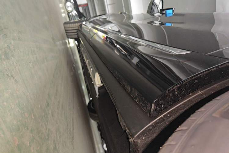 Used Hima AITO M9 2025 Extended-Range Ultra Version 52 kWh 5-Seater Edition Left Side Sill