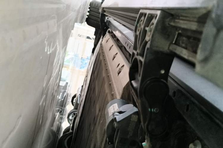 Used Hima AITO M9 2025 Extended-Range Ultra Version 52 kWh 6-Seater Left Side Sill