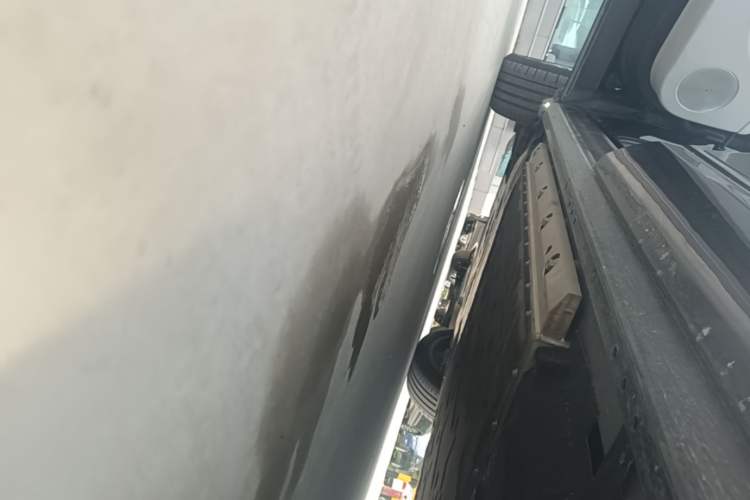 Used Hima AITO M9 2025 Extended-Range Ultra Version 52 kWh 5-Seater Edition Left Side Sill
