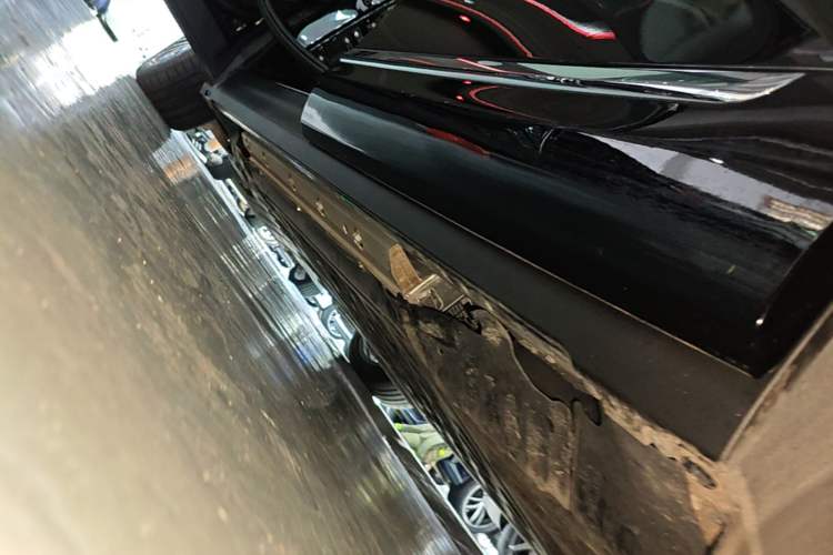 Used Hima AITO M9 2025 Extended-Range Max Version 52 kWh 6-Seater Edition Left Side Sill