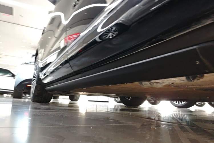 Used Hima AITO M9 2025 Extended-Range Ultra Version 52 kWh 6-Seater Left Side Sill