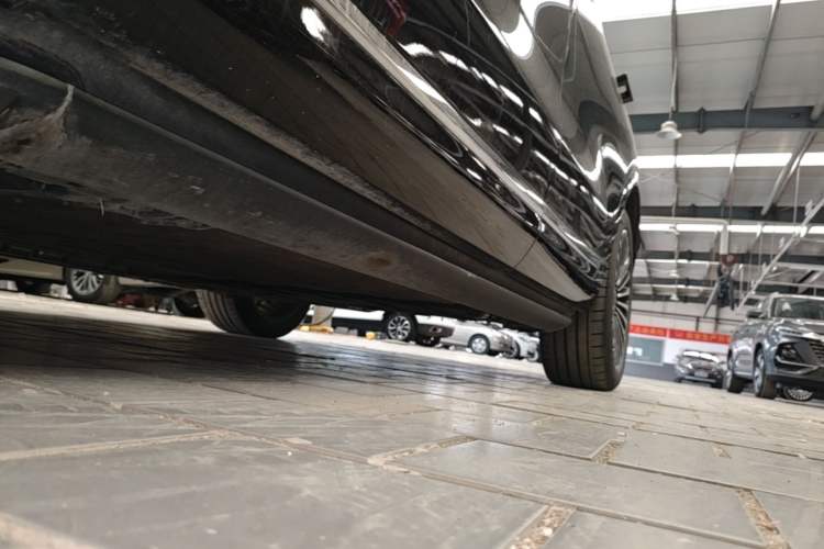 Used Hima AITO M9 2025 Extended-Range Ultra Version 52 kWh 6-Seater Left Side Sill