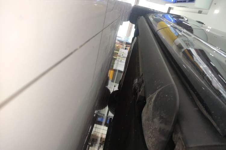 Used Hima AITO M9 2025 Extended-Range Ultra Version 52 kWh 6-Seater Left Side Sill