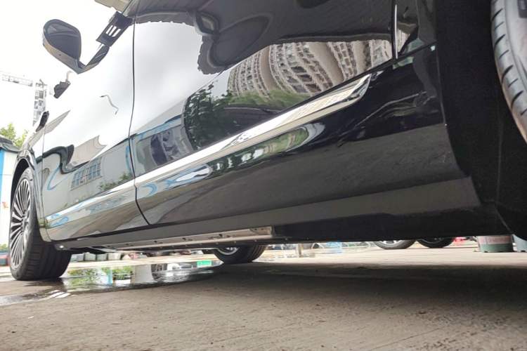 Used Hima AITO M9 2025 Extended-Range Ultra Version 52 kWh 5-Seater Edition Left Side Sill