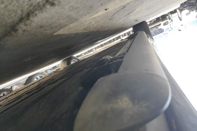 Used Hima AITO M9 2025 Extended-Range Ultra Version 52 kWh 6-Seater Left Side Sill