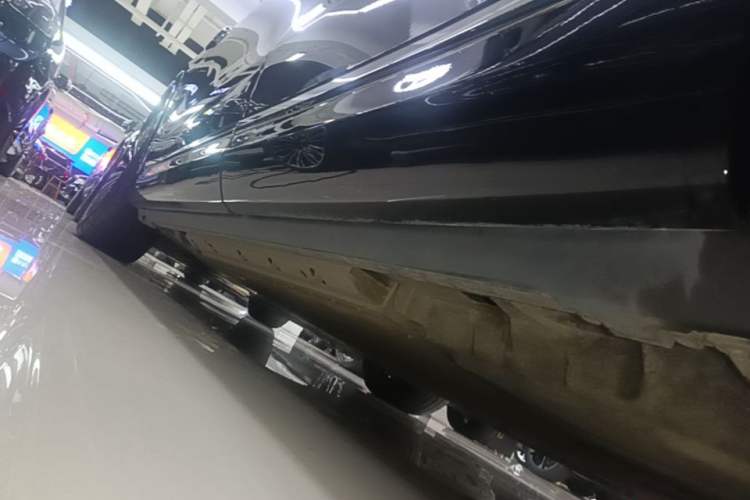 Used Hima AITO M9 2025 Extended-Range Ultra Version 52 kWh 6-Seater Left Side Sill