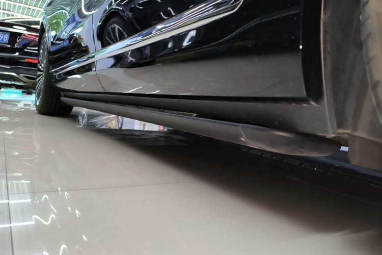 Used Hima AITO M9 2025 Extended-Range Ultra Version 52 kWh 6-Seater Left Side Sill