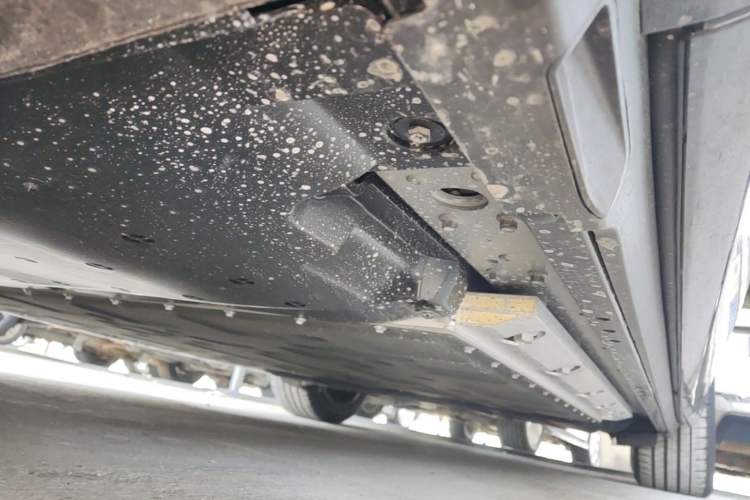 Used Hima AITO M9 2025 Model Range-Extended Max Edition 52kWh 5-seater (896-line LiDAR) Left Side Sill